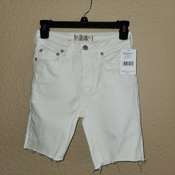 Free People Pants - We The Free. Free People White Denim Shorts Size 24 NWT